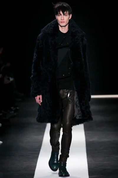 Look 14